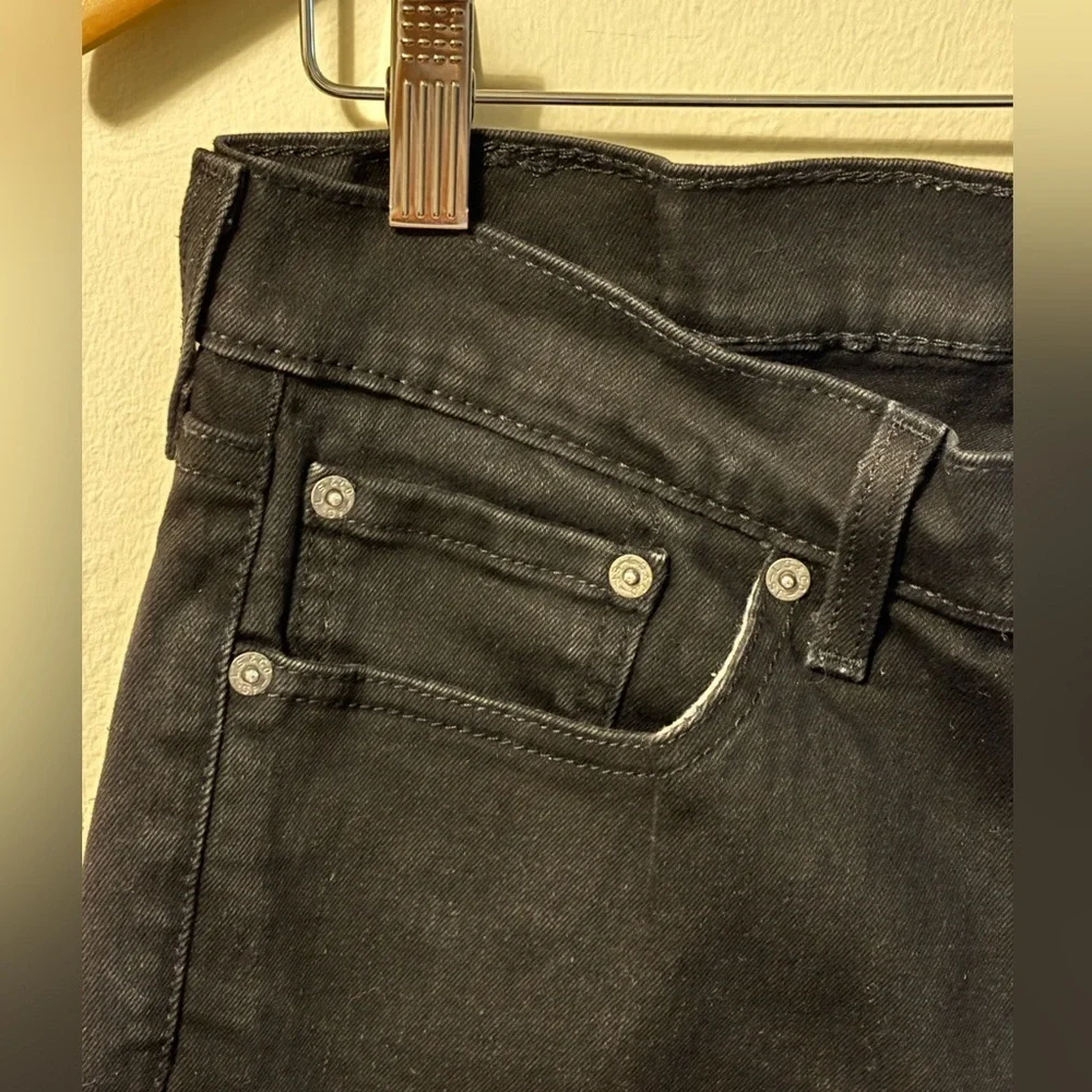 Levi's Black Skinny Jeans with Tapered Leg